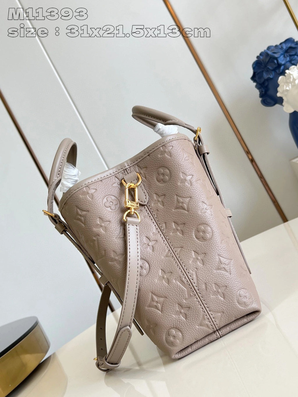LOUIS VUITTON BAG