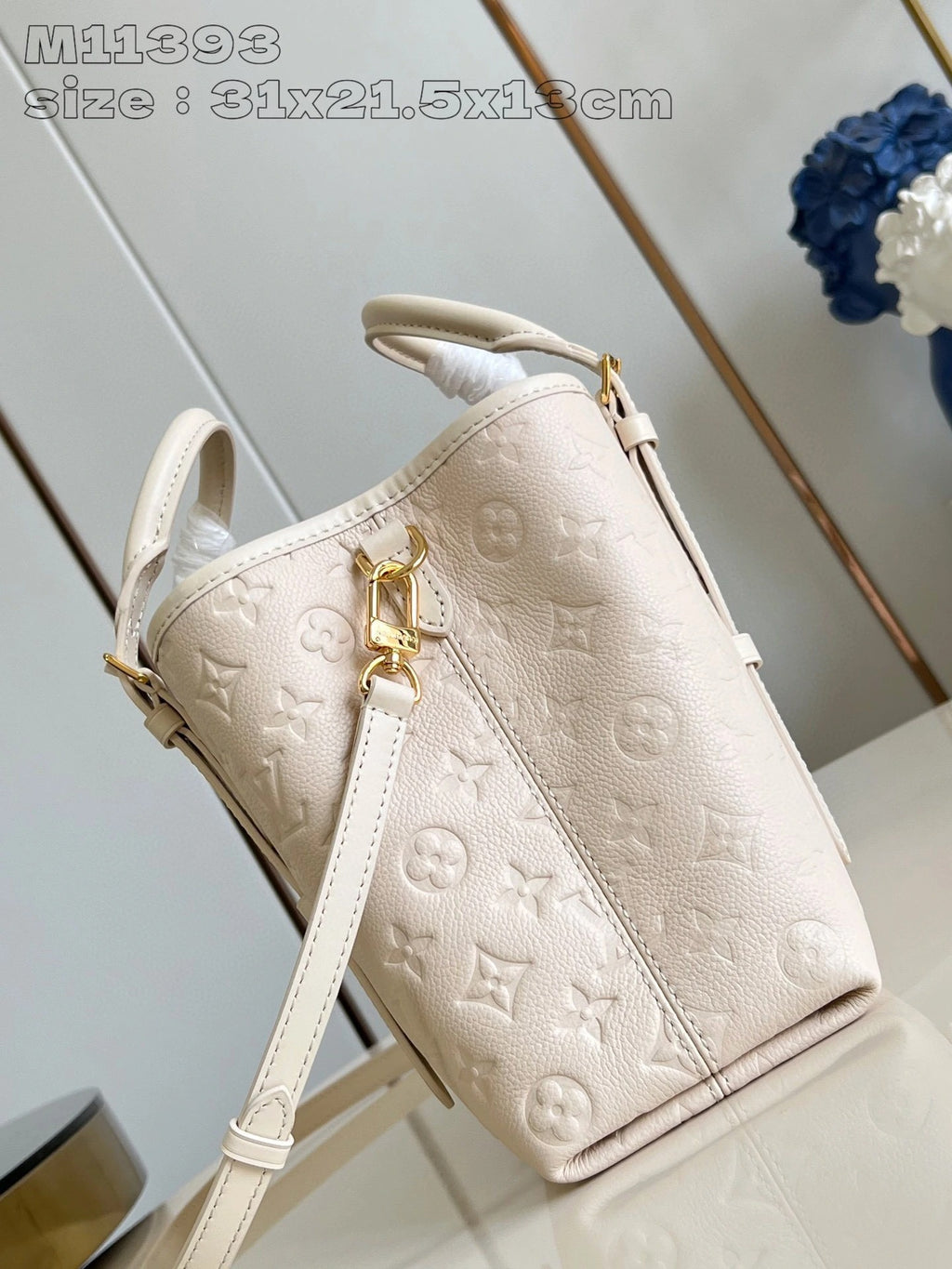 LOUIS VUITTON BAG