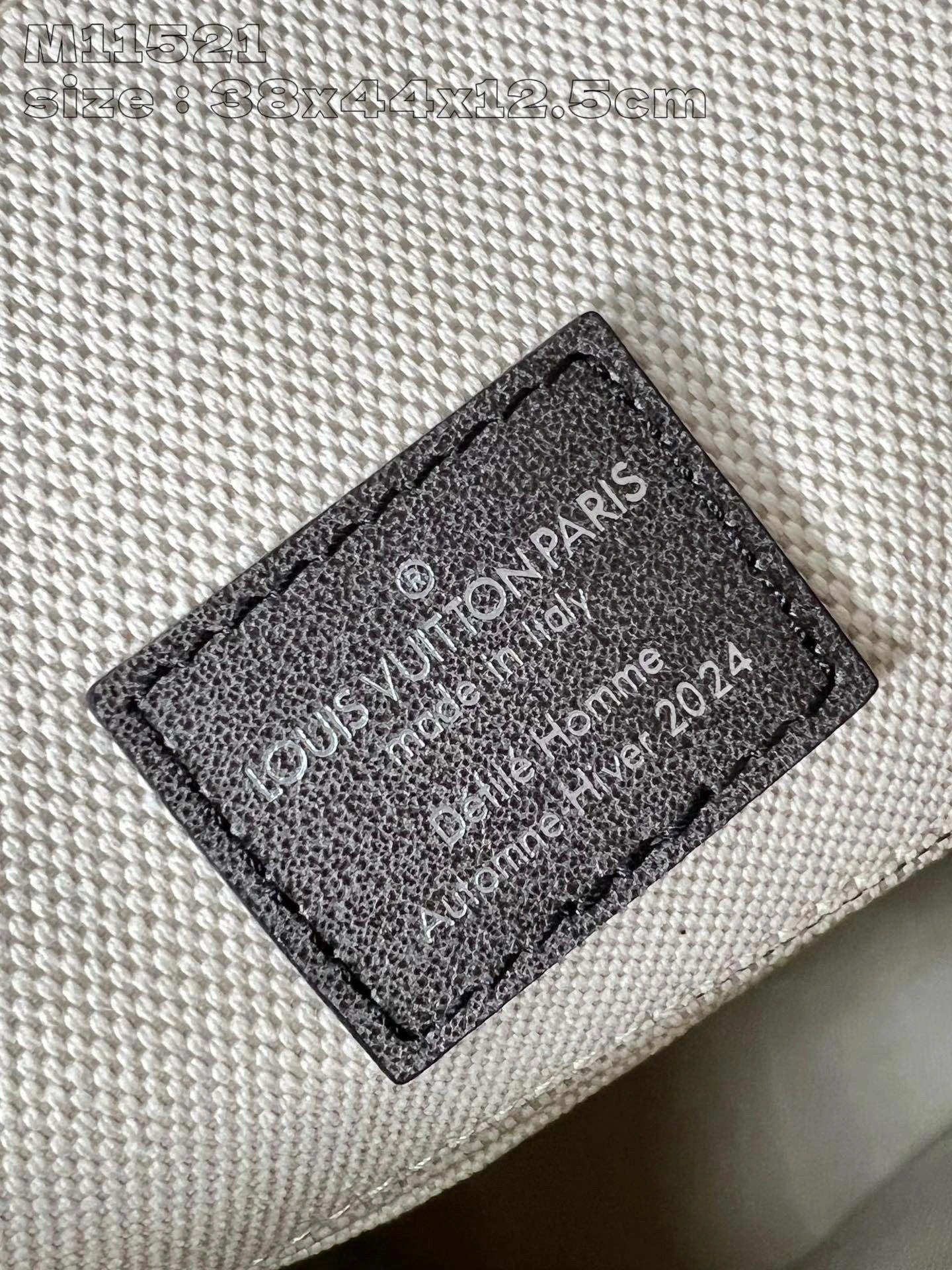 LOUIS VUITTON BAG