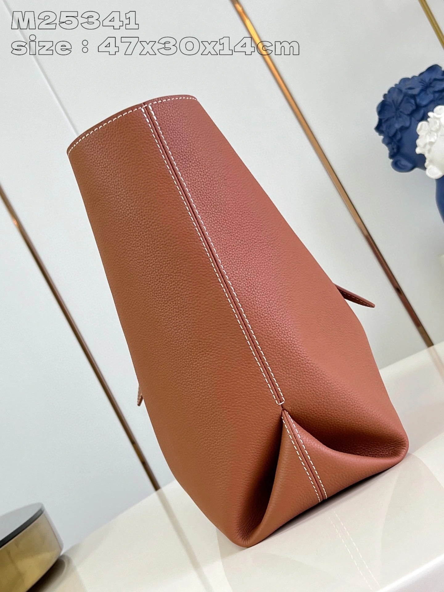 LOUIS VUITTON BAG