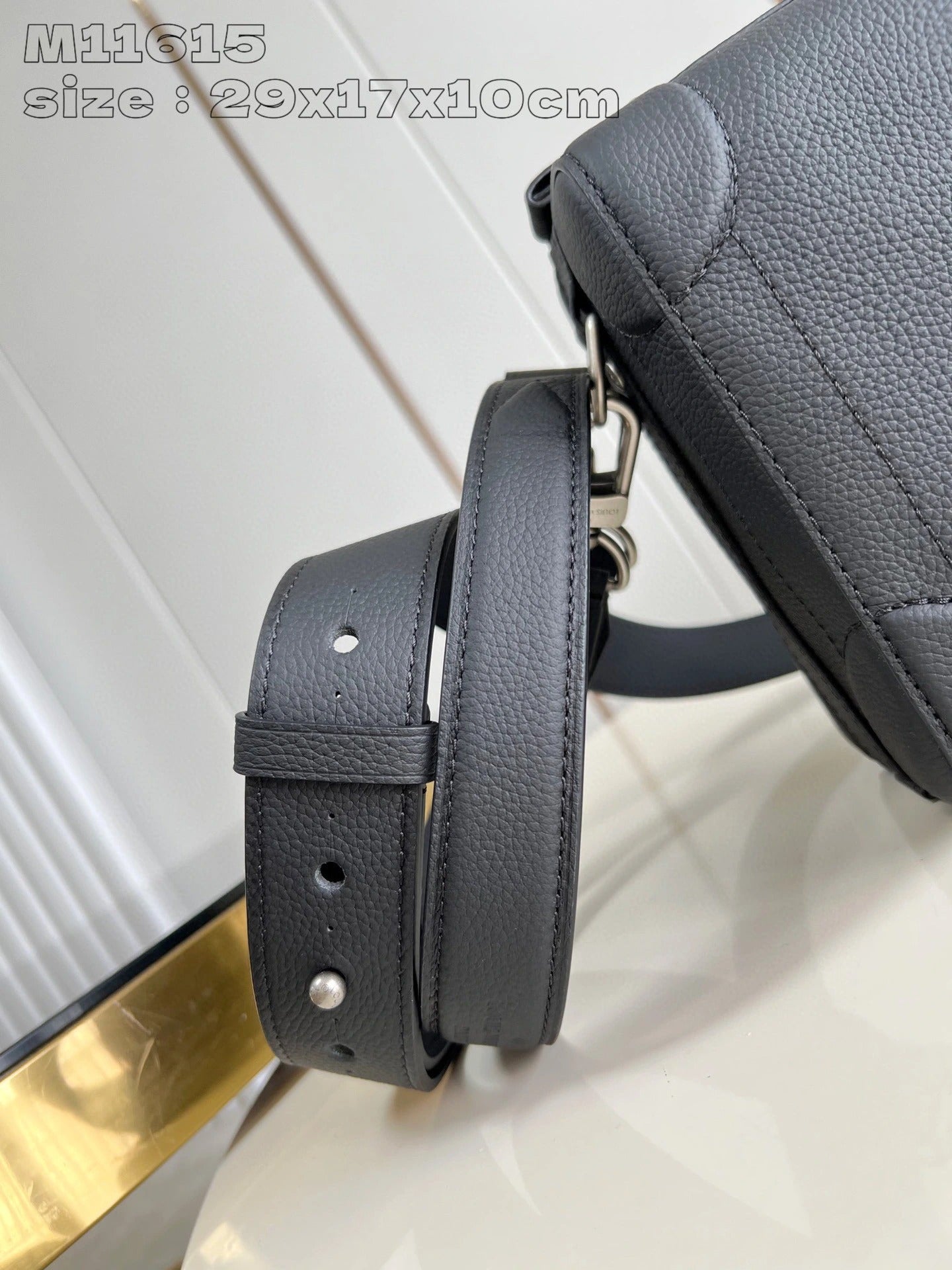 LOUIS VUITTON BAG