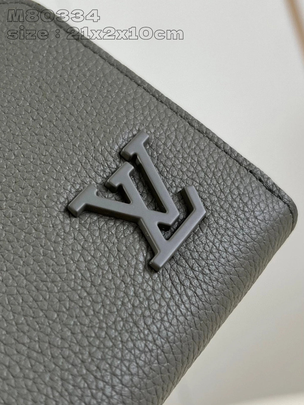 LOUIS VUITTON BAG