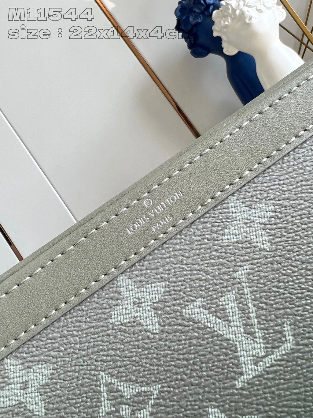 LOUIS VUITTON BAG