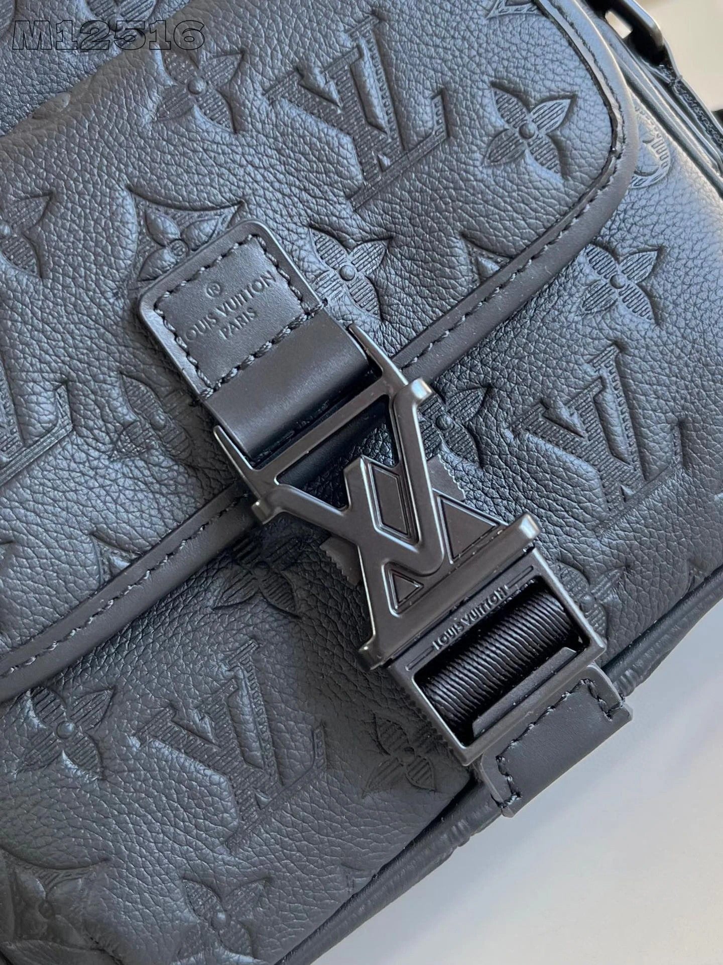 LOUIS VUITTON BAG