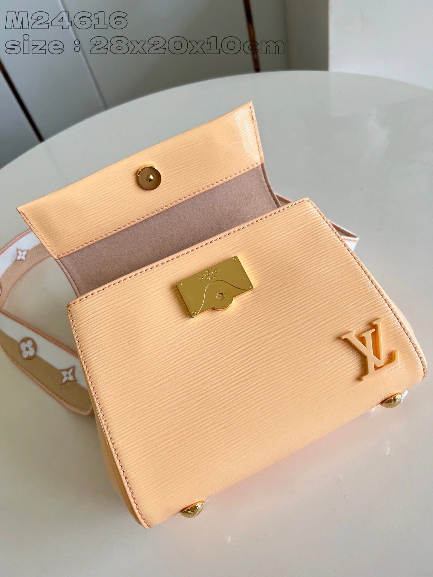 LOUIS VUITTON BAG