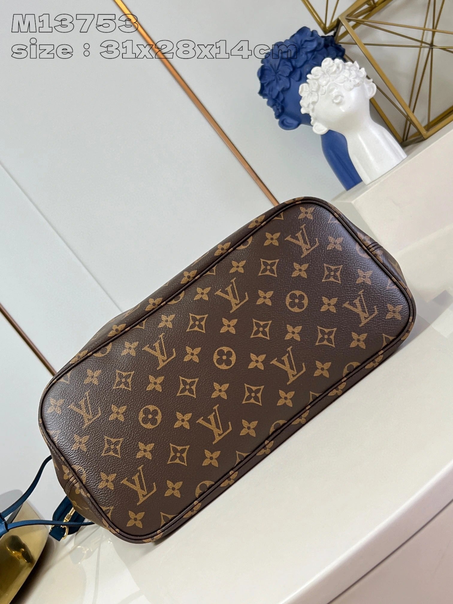 LOUIS VUITTON BAG