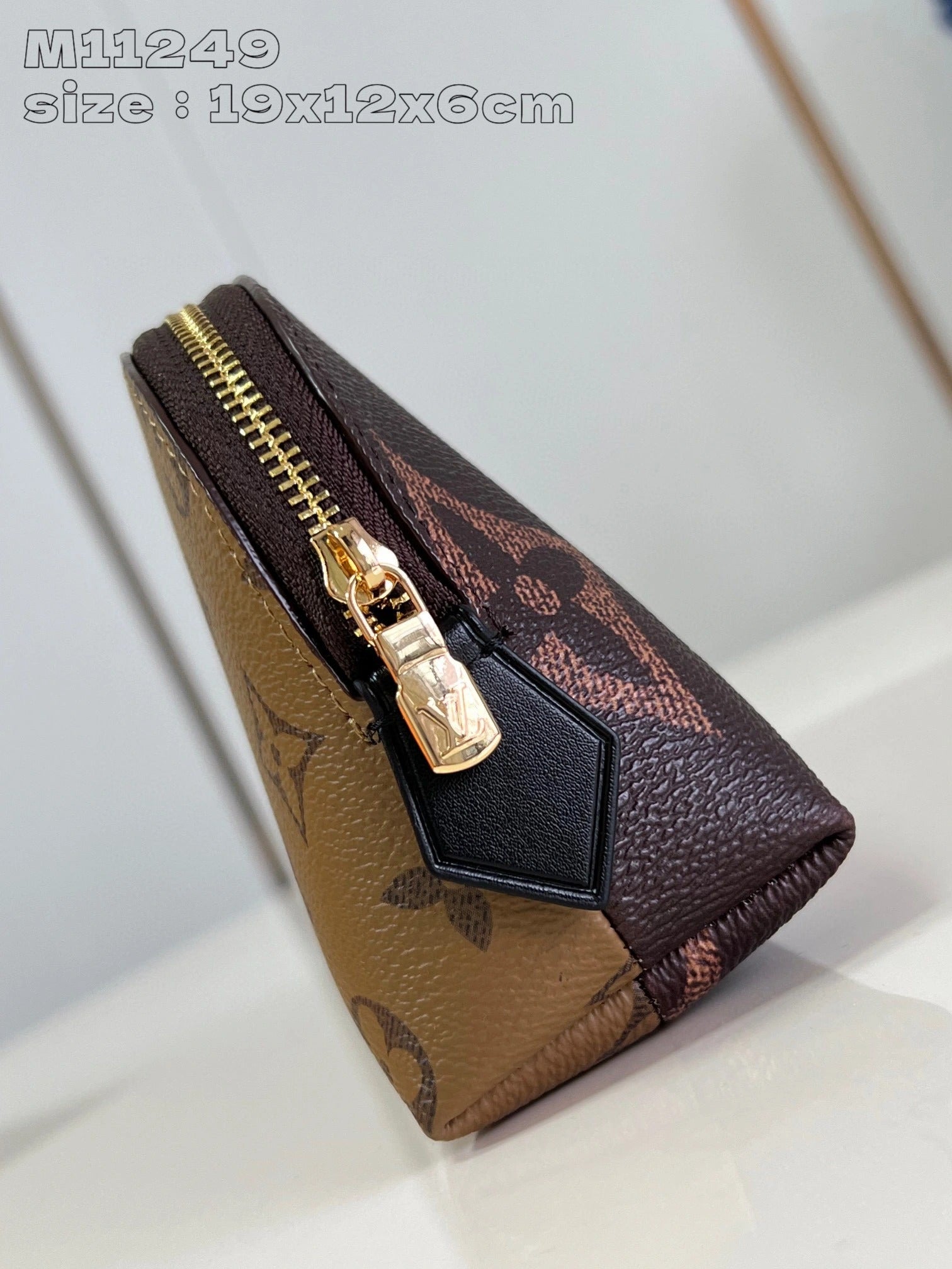 LOUIS VUITTON BAG