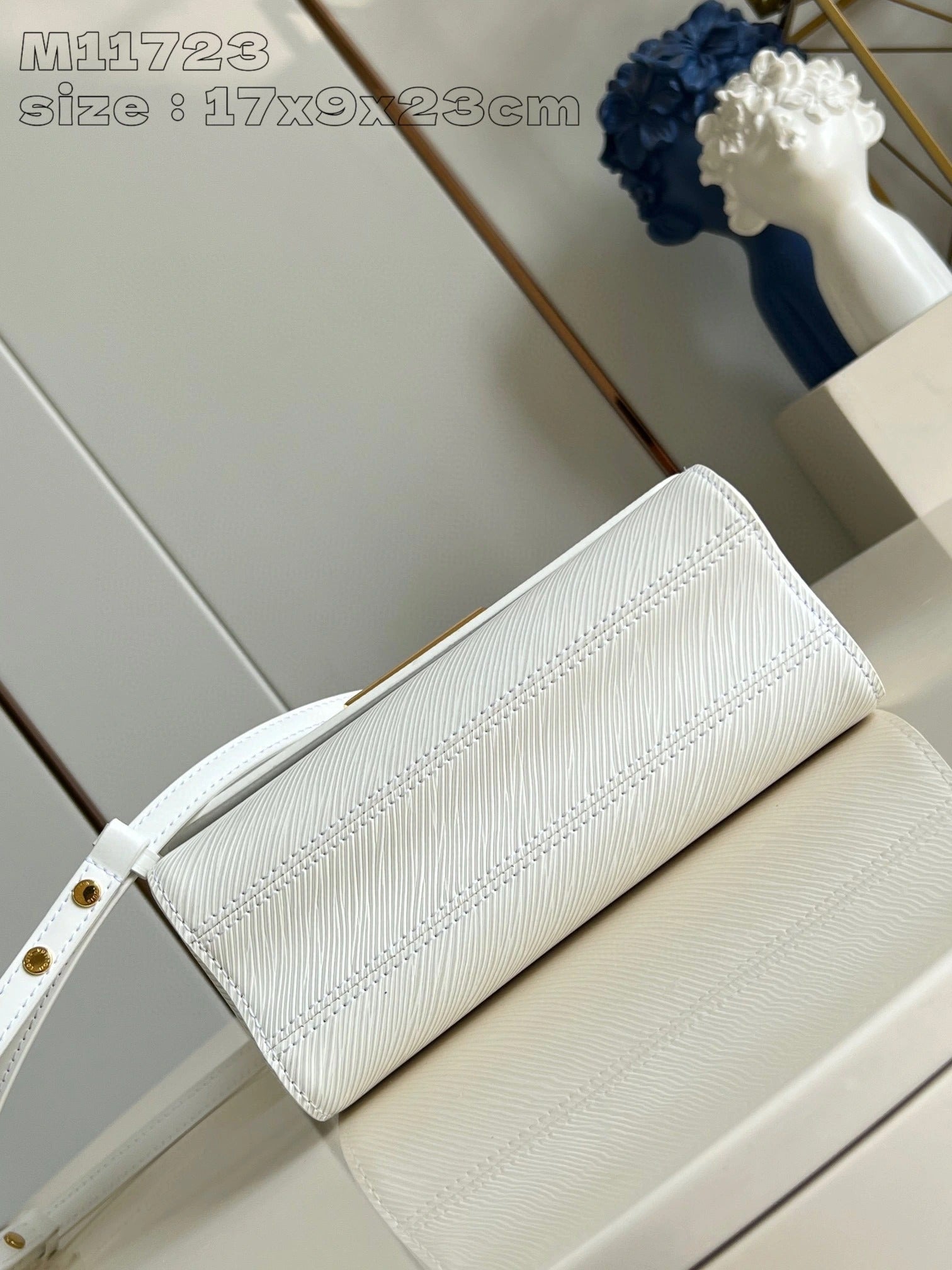 LOUIS VUITTON BAG