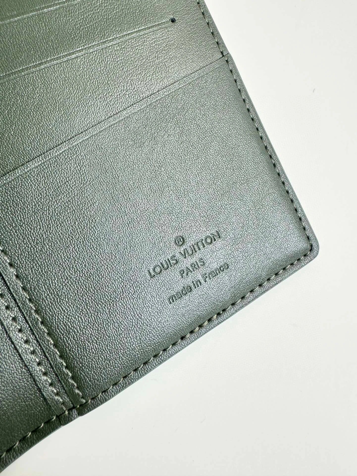 LOUIS VUITTON BAG