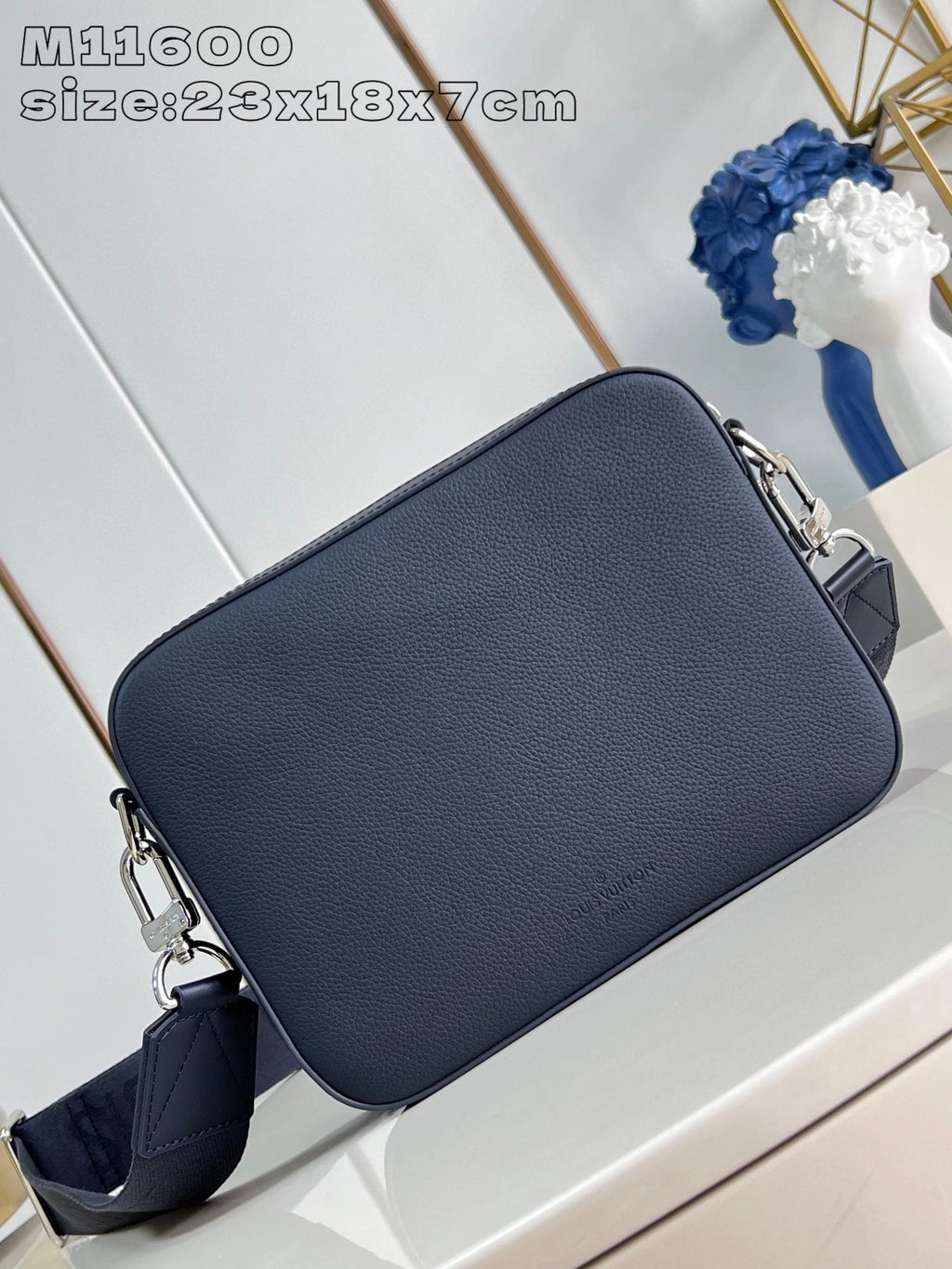 LOUIS VUITTON BAG