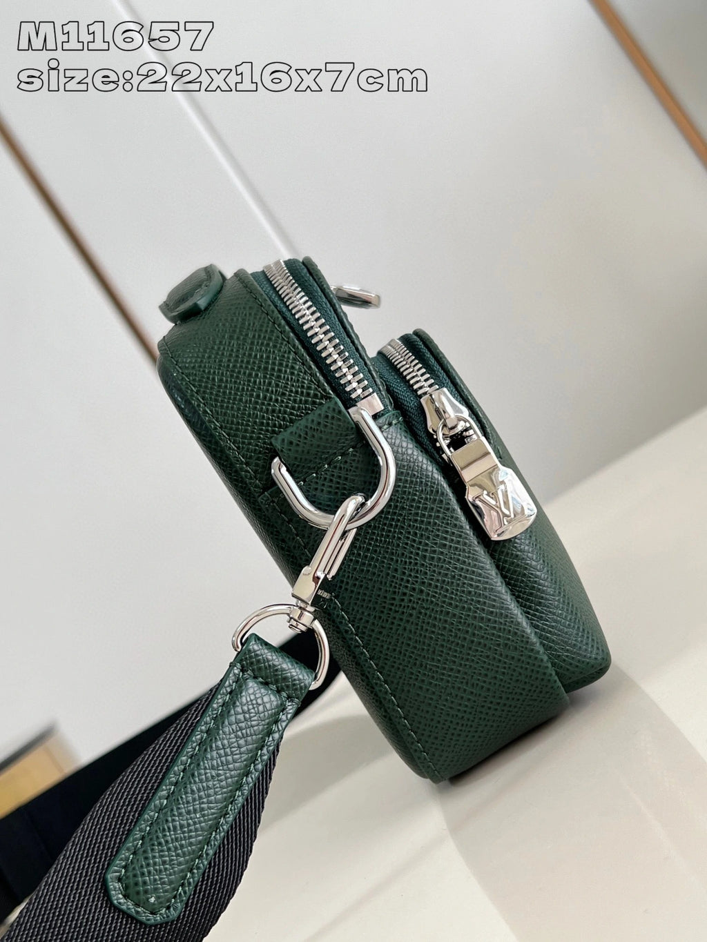 LOUIS VUITTON BAG