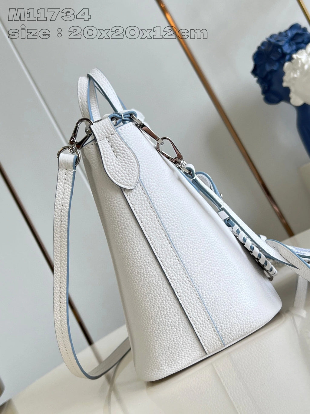 LOUIS VUITTON BAG