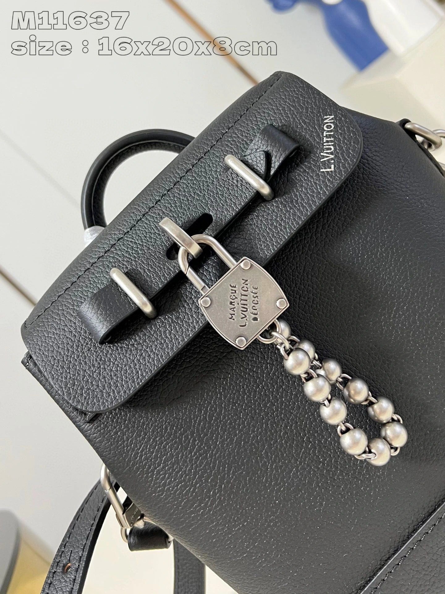 LOUIS VUITTON BAG