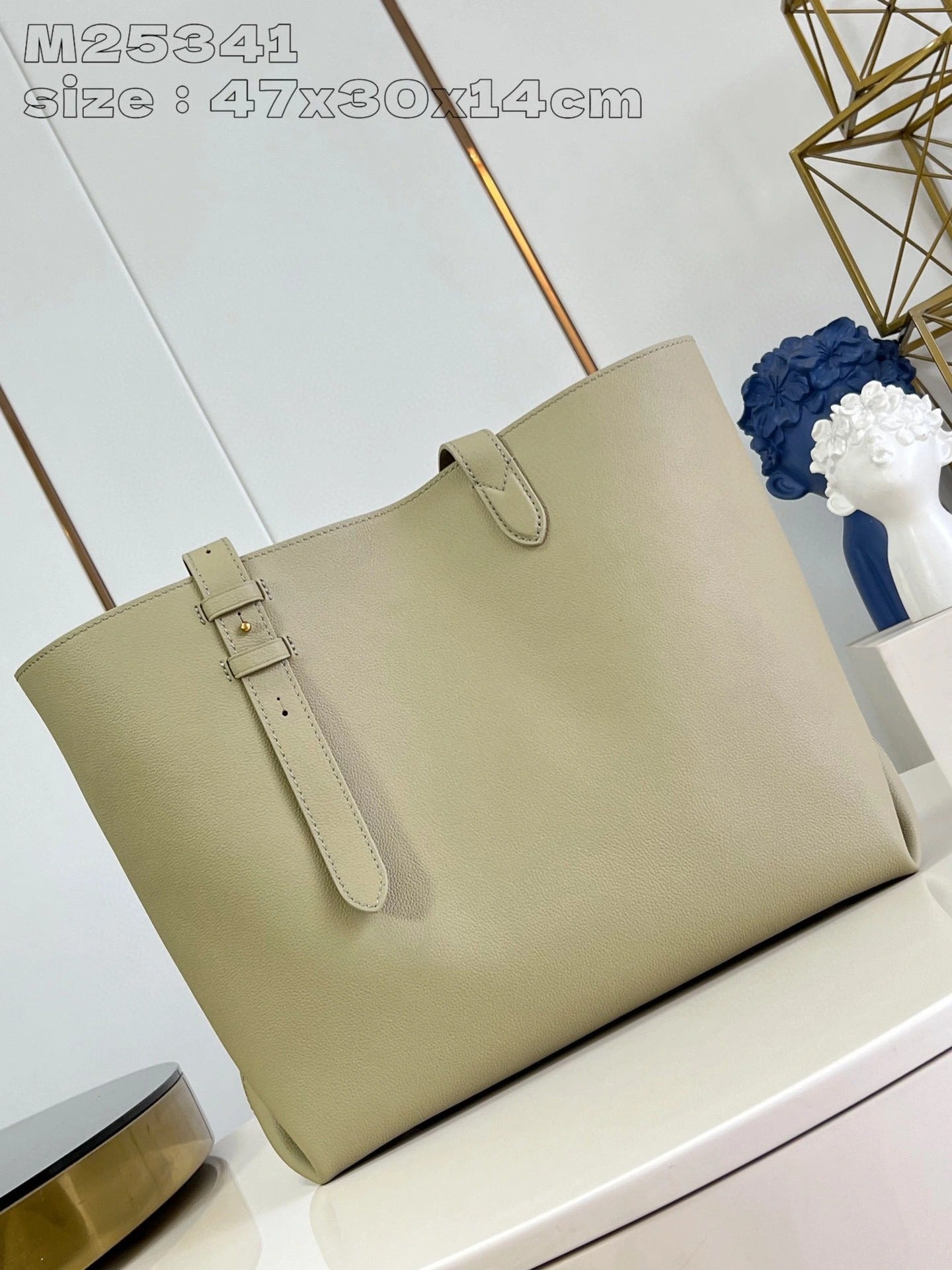 LOUIS VUITTON BAG