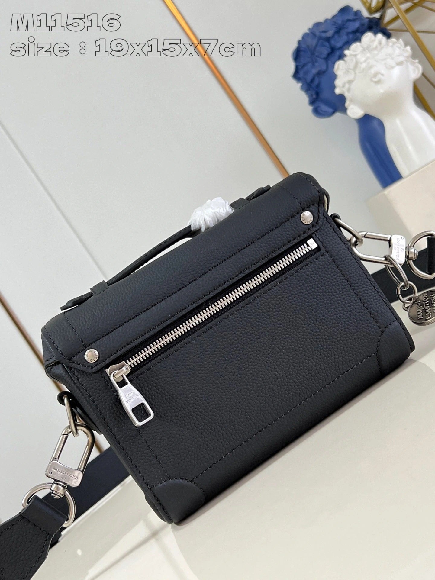 LOUIS VUITTON BAG