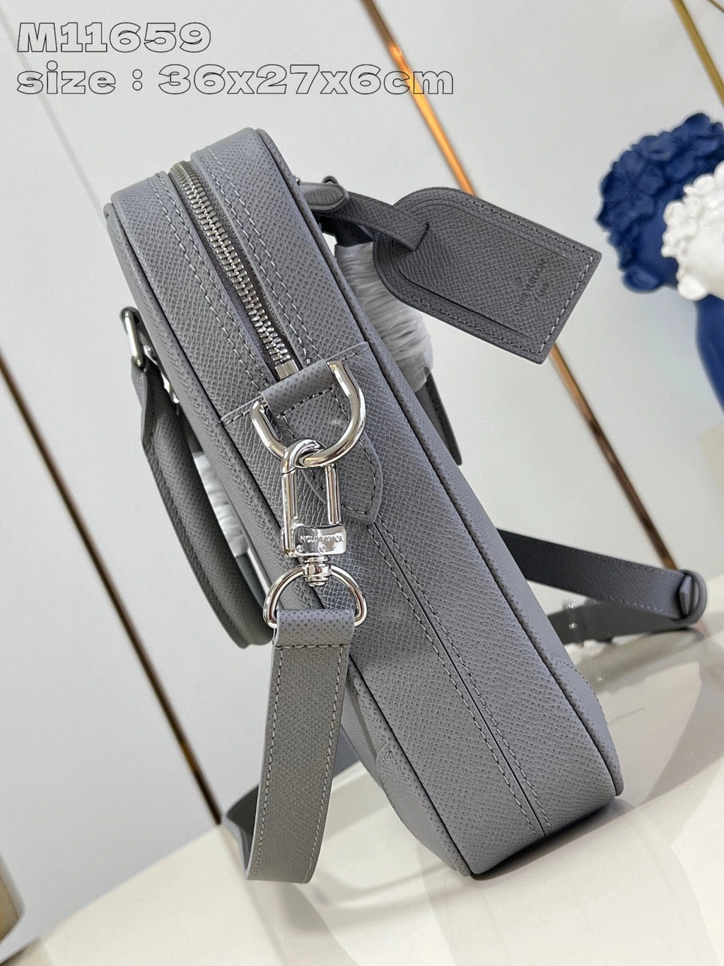 LOUIS VUITTON BAG