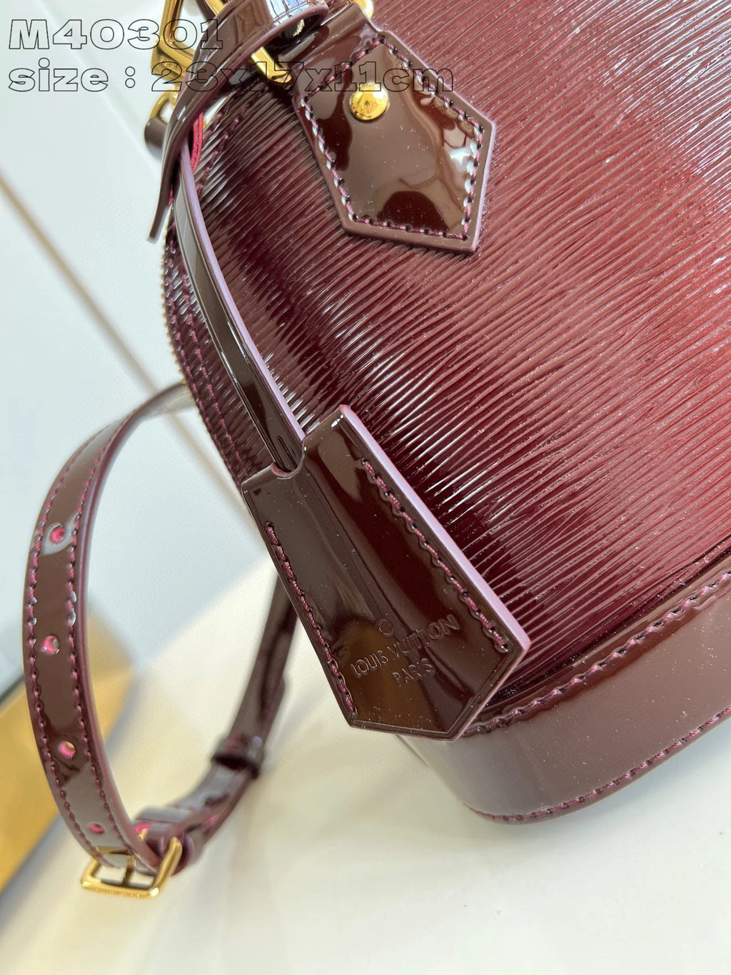 LOUIS VUITTON BAG