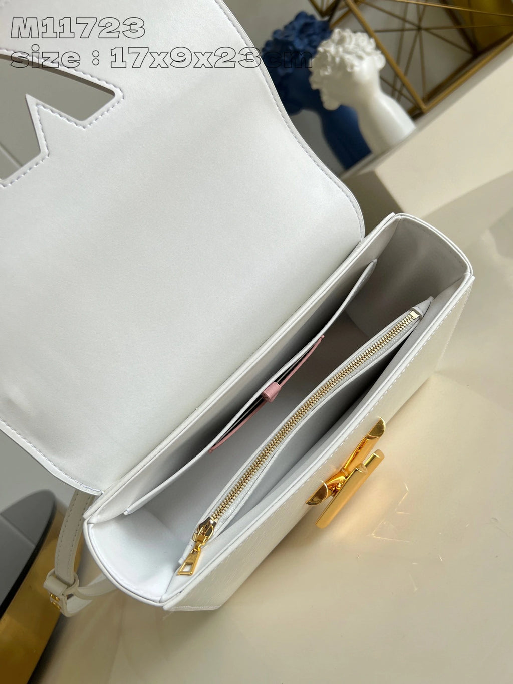 LOUIS VUITTON BAG