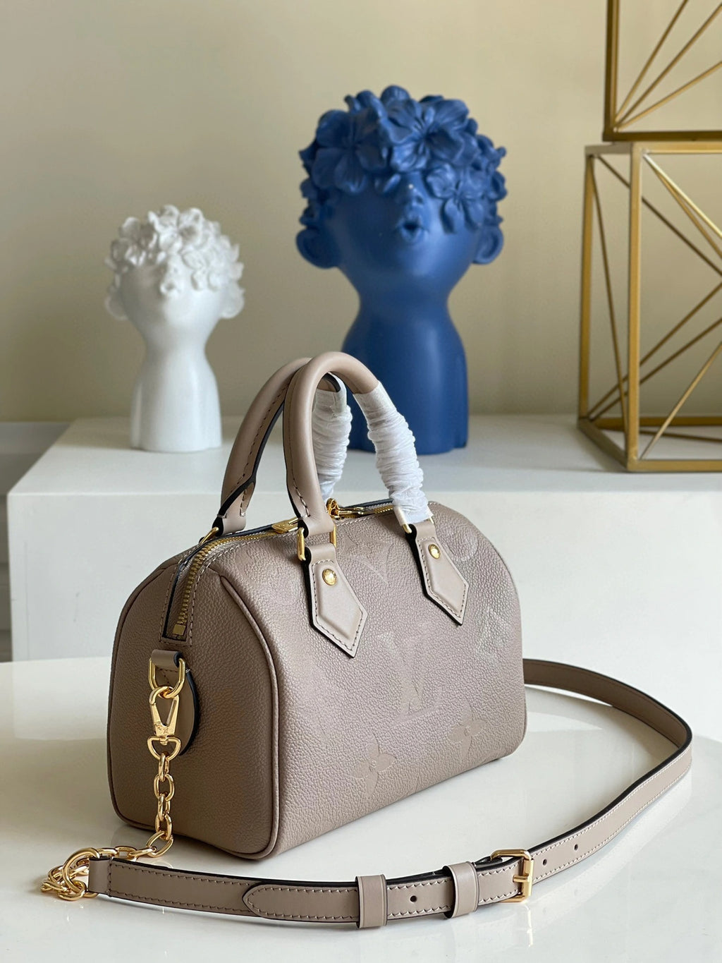 LOUIS VUITTON BAG