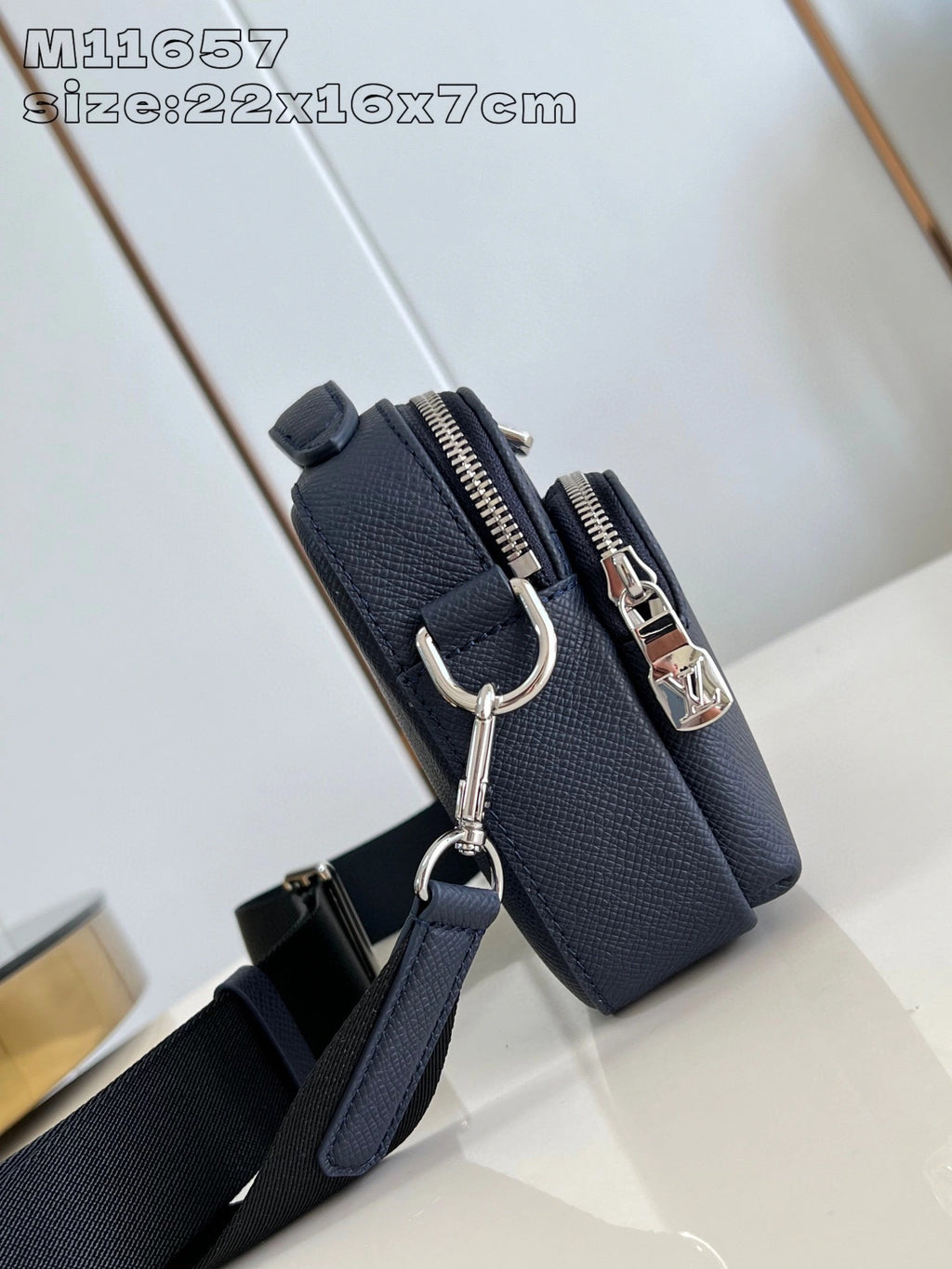 LOUIS VUITTON BAG