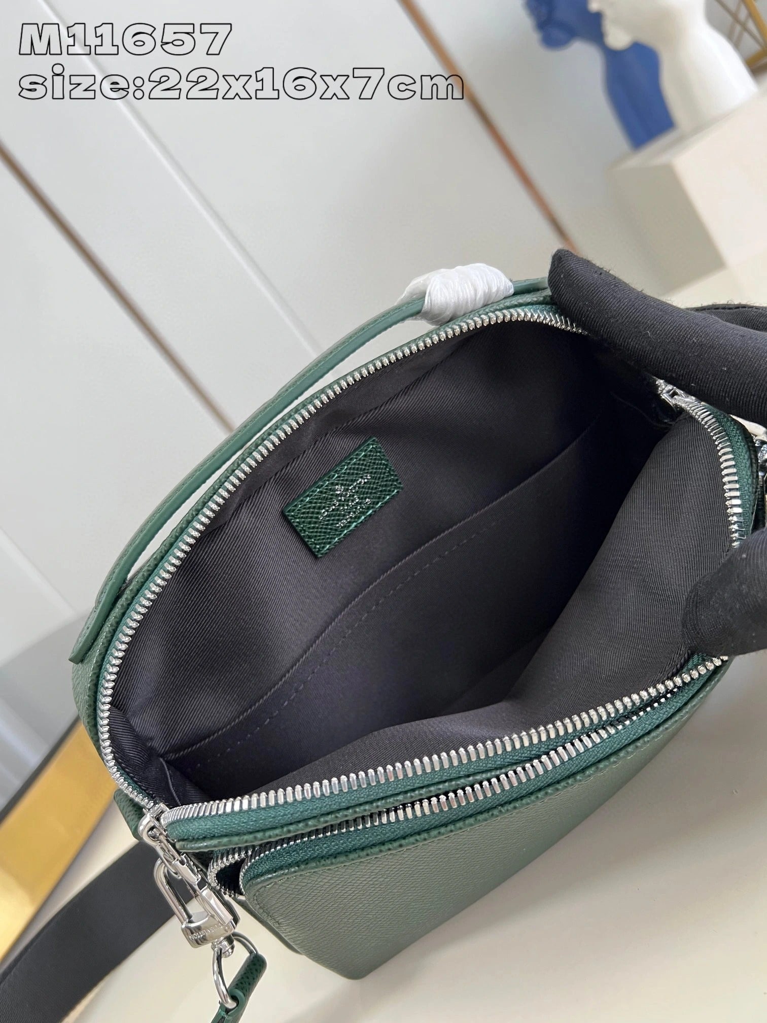 LOUIS VUITTON BAG