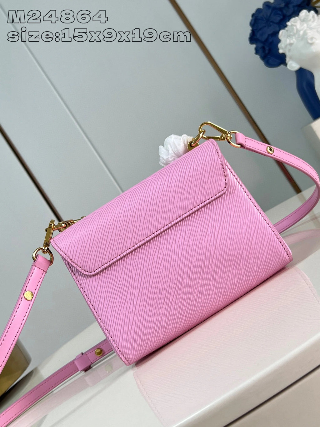 LOUIS VUITTON BAG