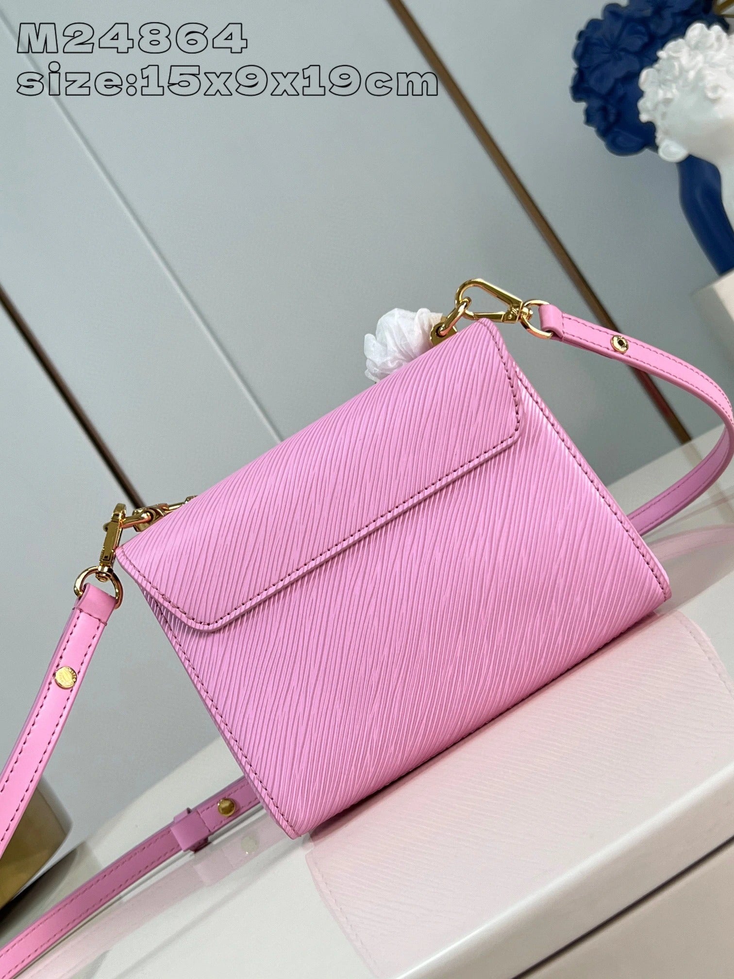 LOUIS VUITTON BAG