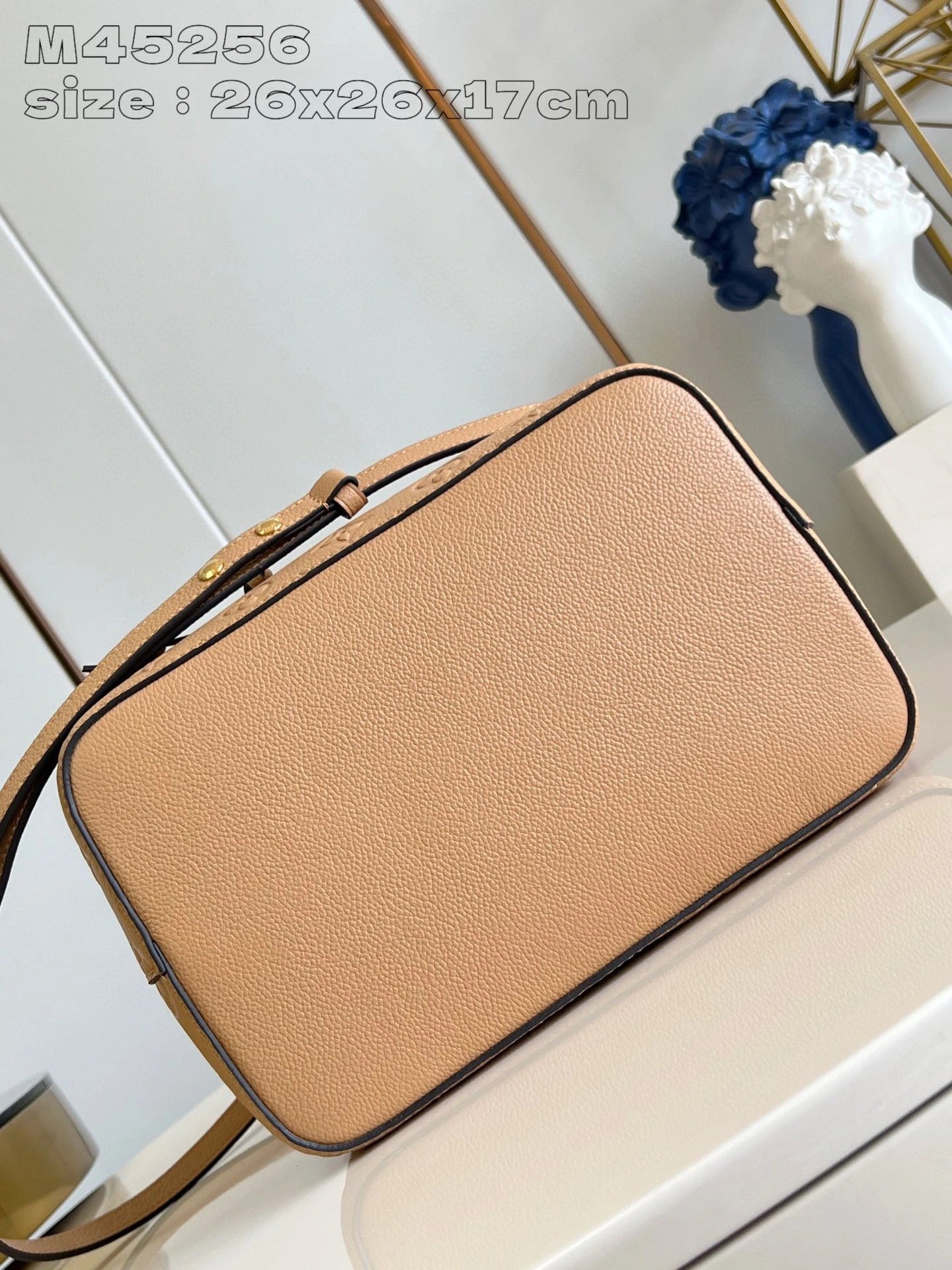 LOUIS VUITTON BAG