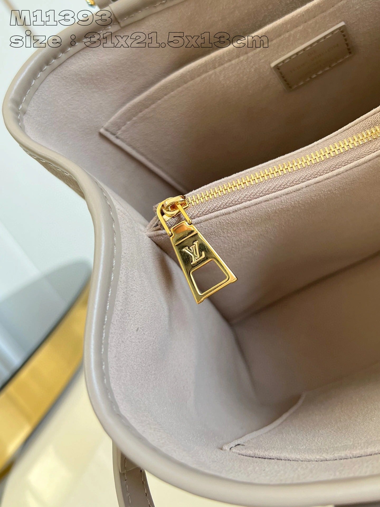 LOUIS VUITTON BAG