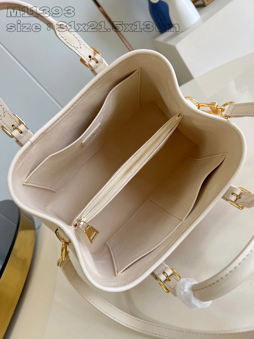 LOUIS VUITTON BAG