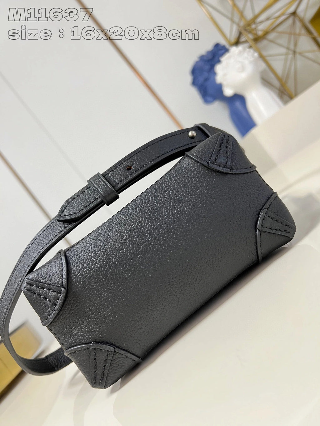 LOUIS VUITTON BAG