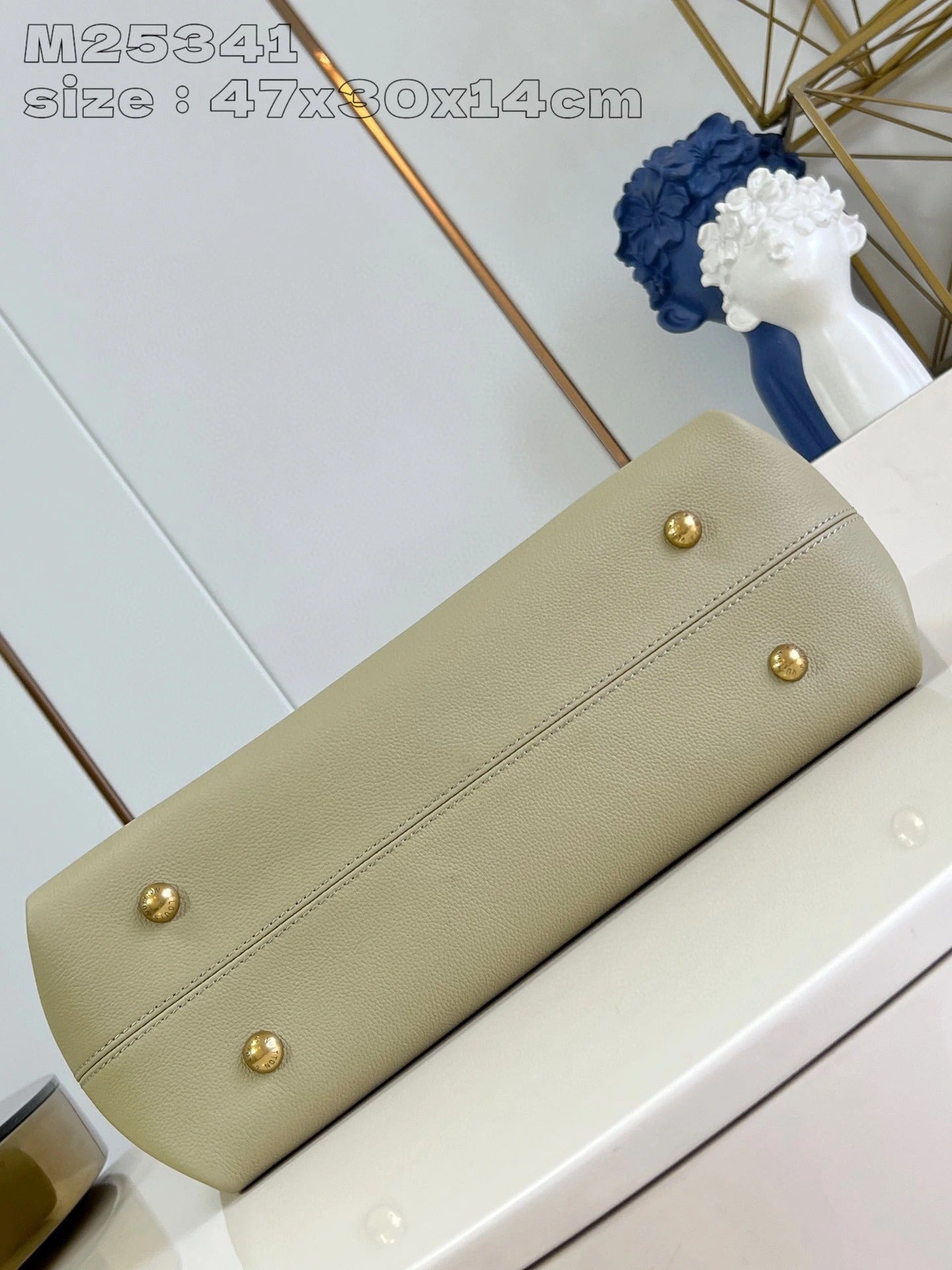 LOUIS VUITTON BAG