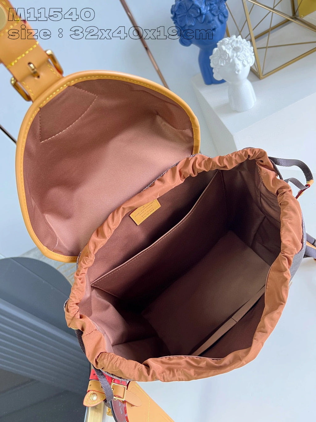 LOUIS VUITTON BAG