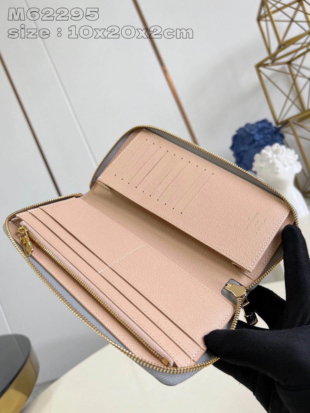 LOUIS VUITTON BAG