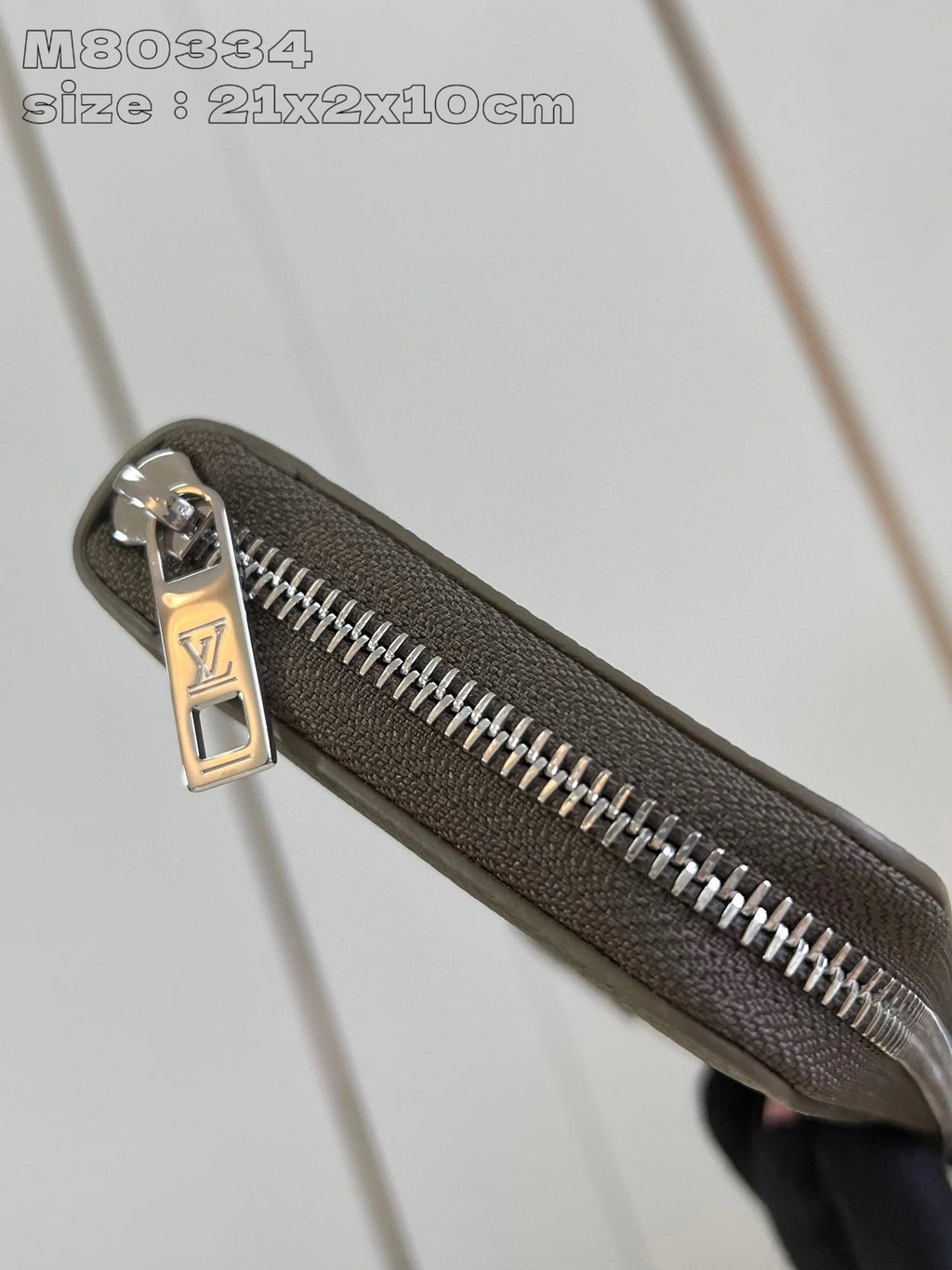 LOUIS VUITTON BAG