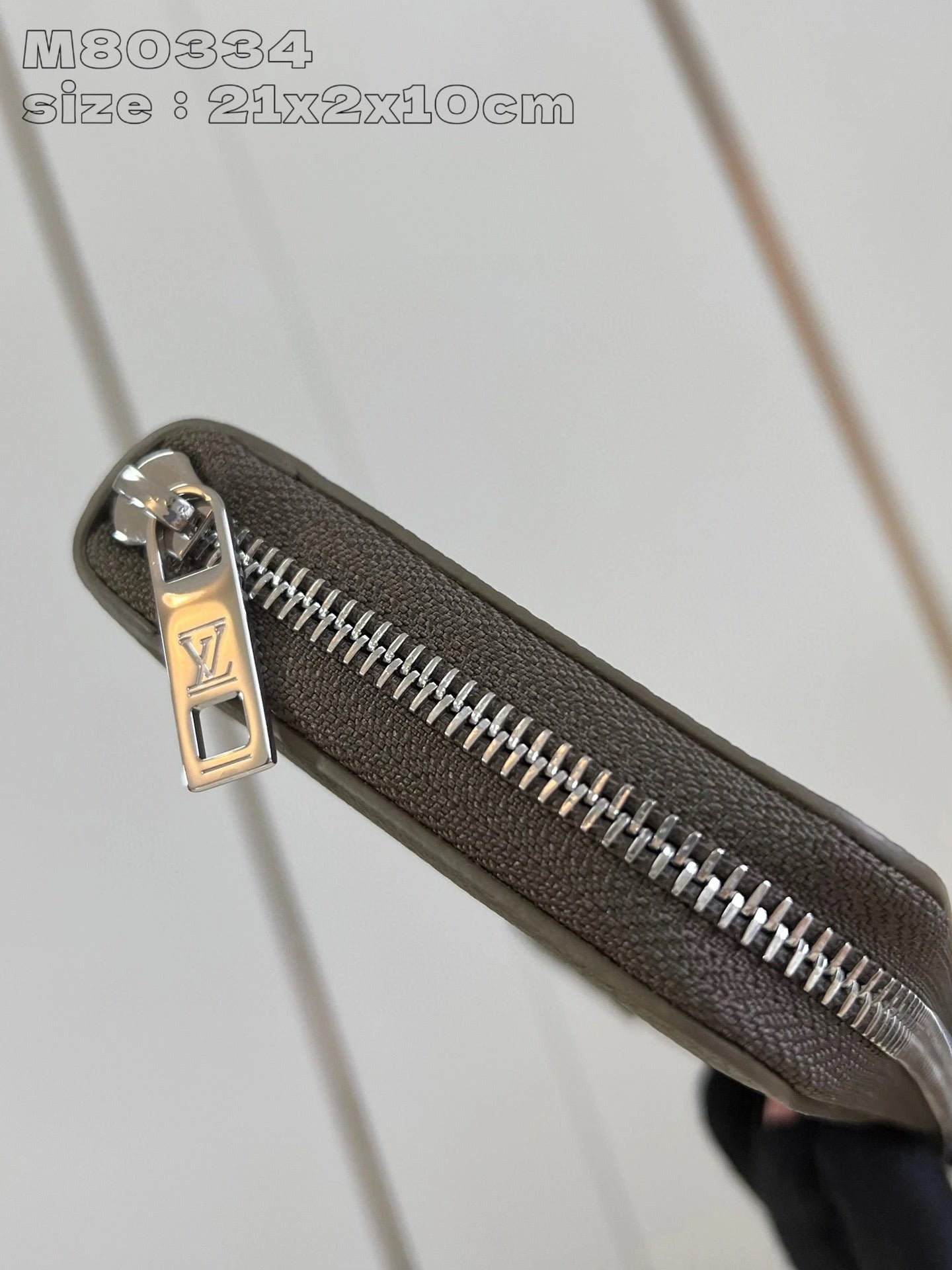 LOUIS VUITTON BAG