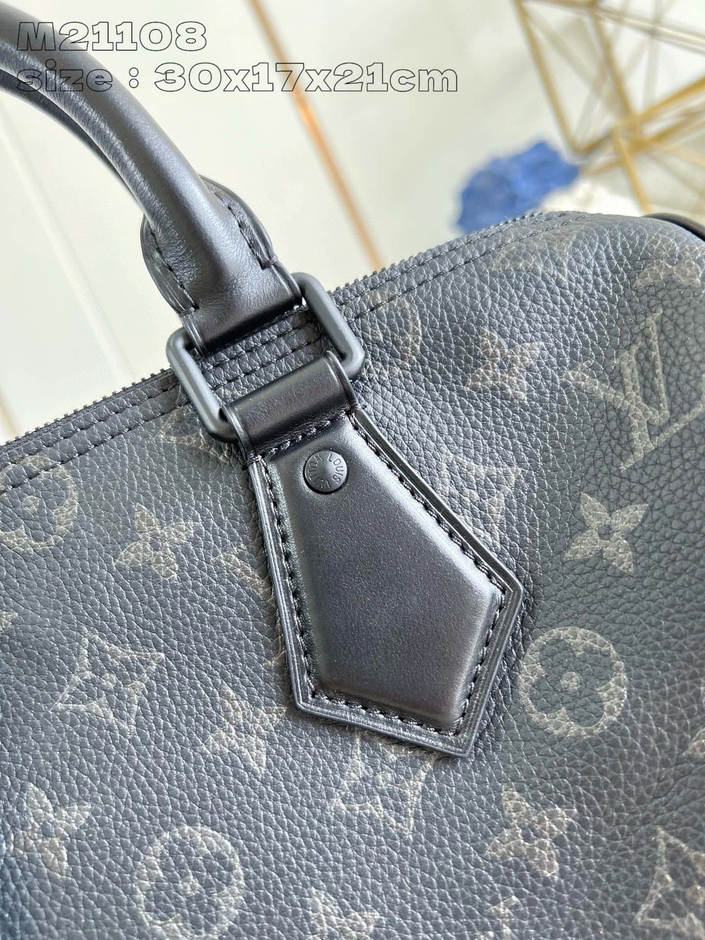 LOUIS VUITTON BAG