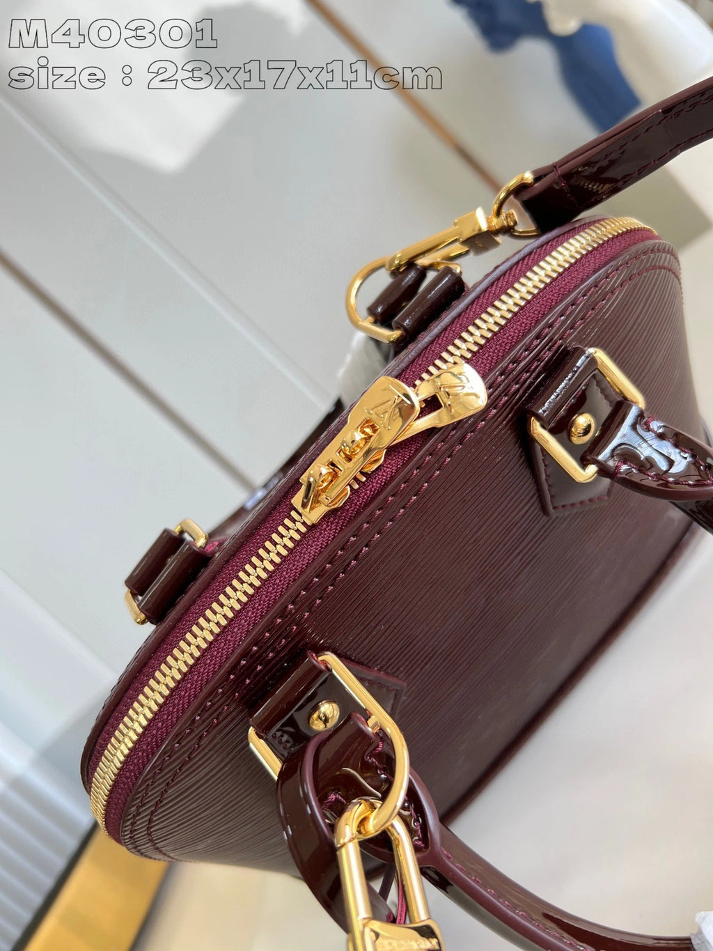 LOUIS VUITTON BAG