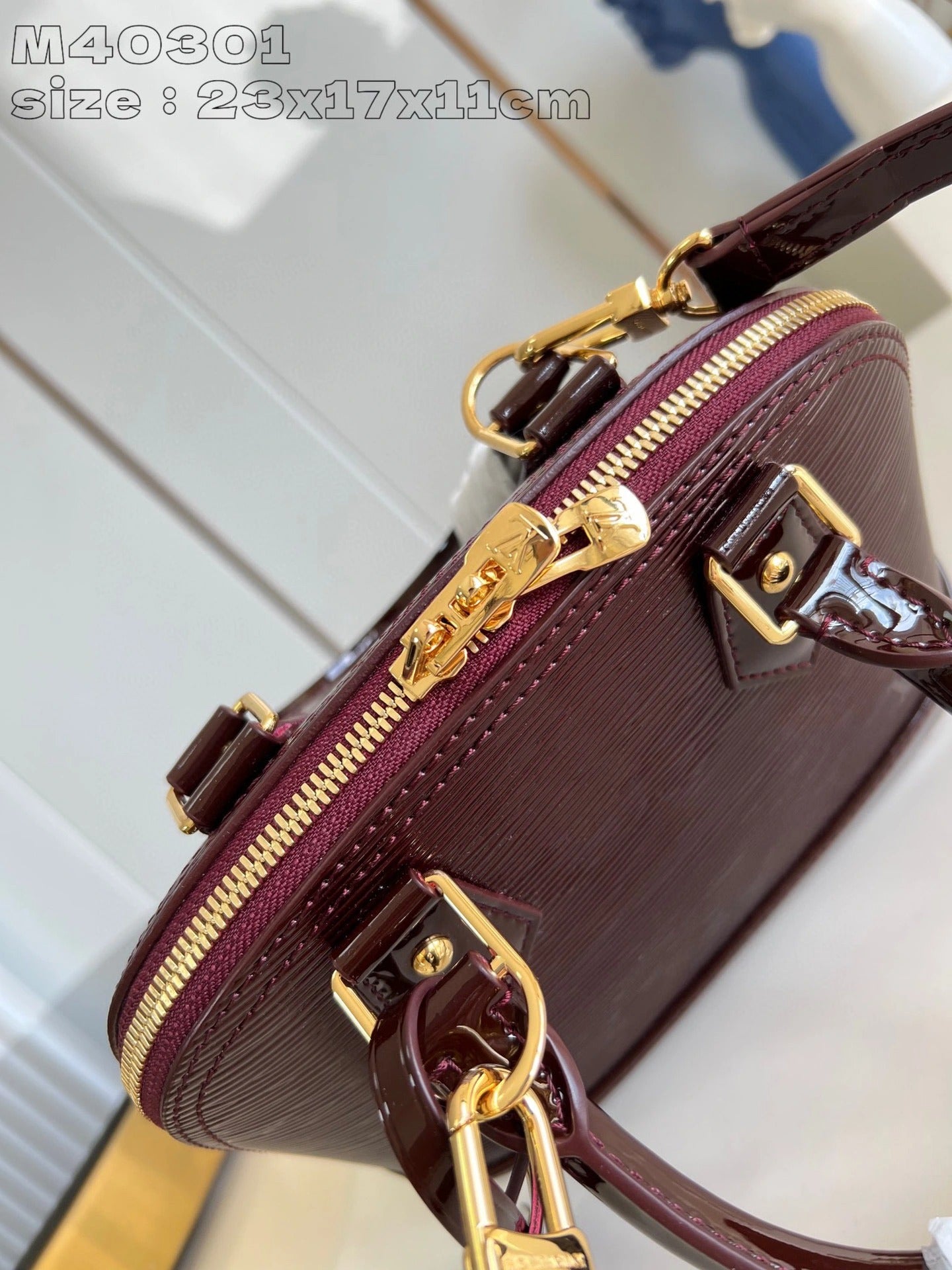 LOUIS VUITTON BAG