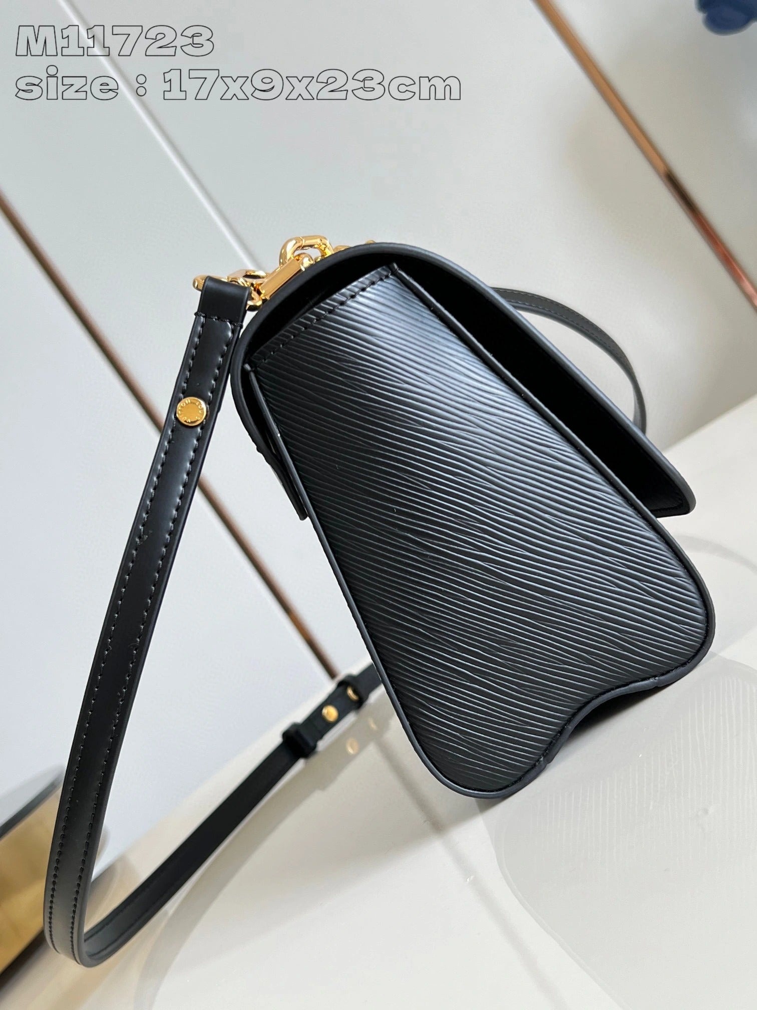 LOUIS VUITTON BAG