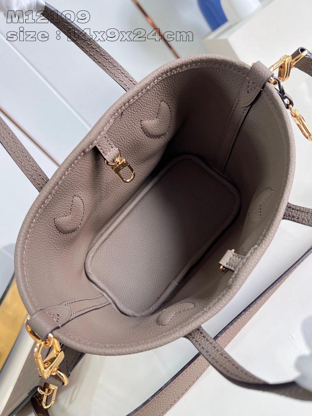 LOUIS VUITTON BAG