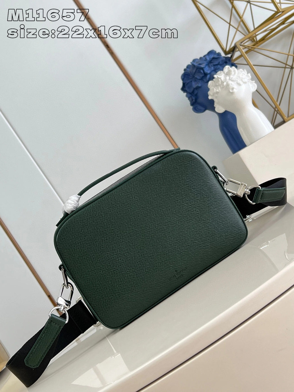 LOUIS VUITTON BAG