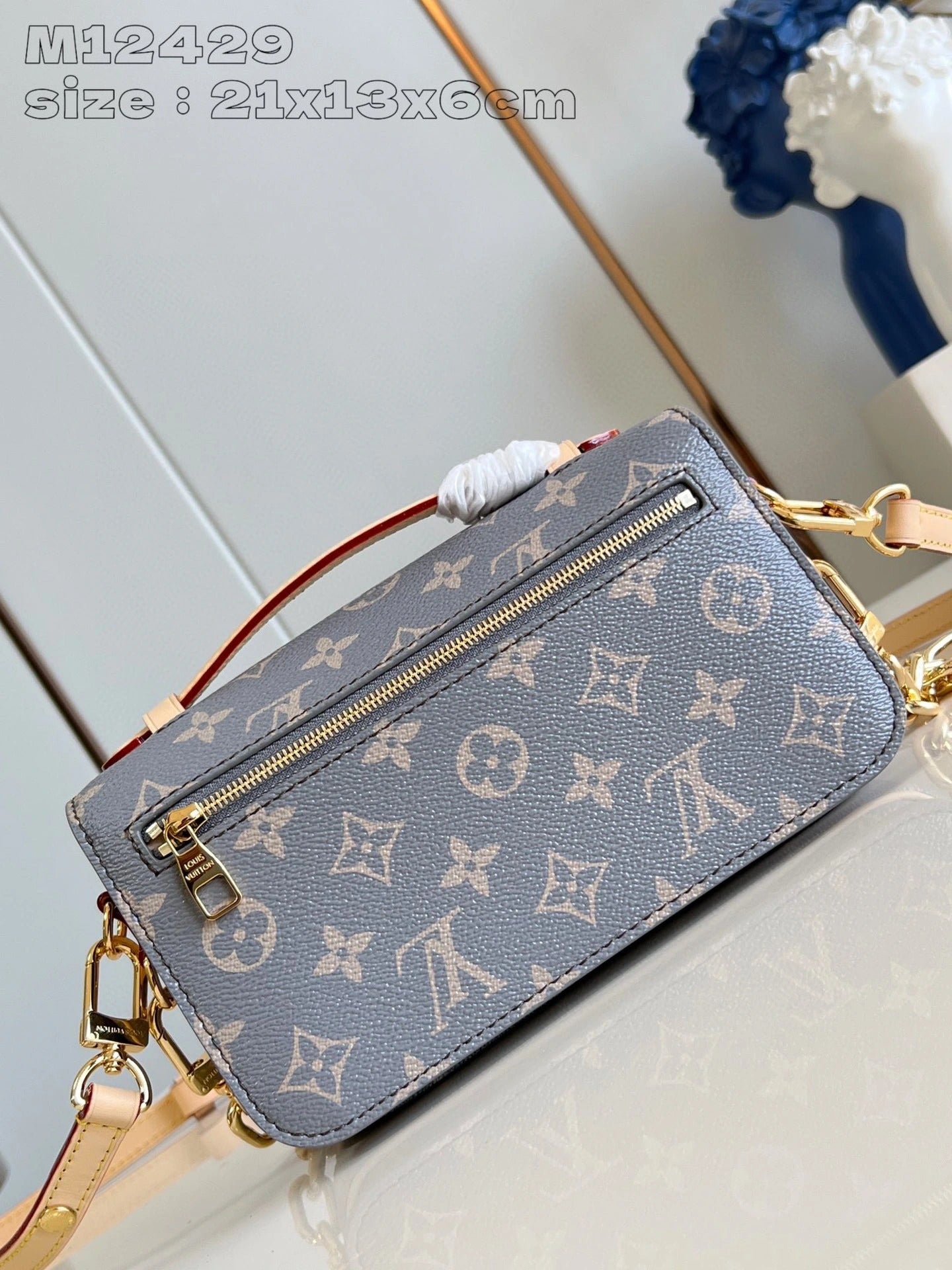 LOUIS VUITTON BAG