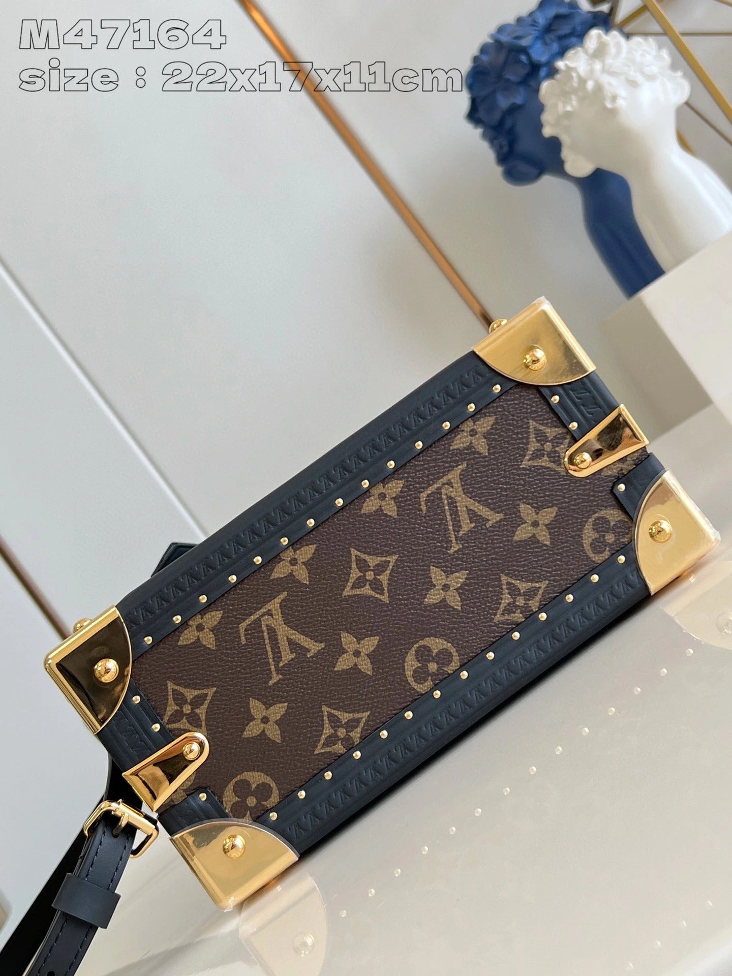 LOUIS VUITTON BAG