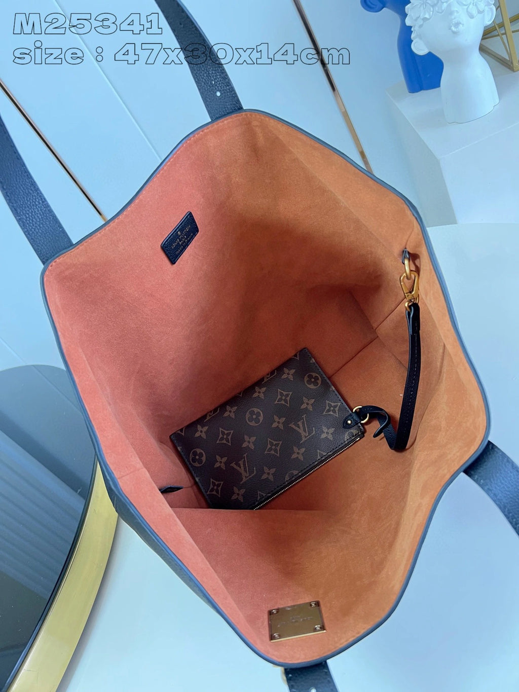 LOUIS VUITTON BAG