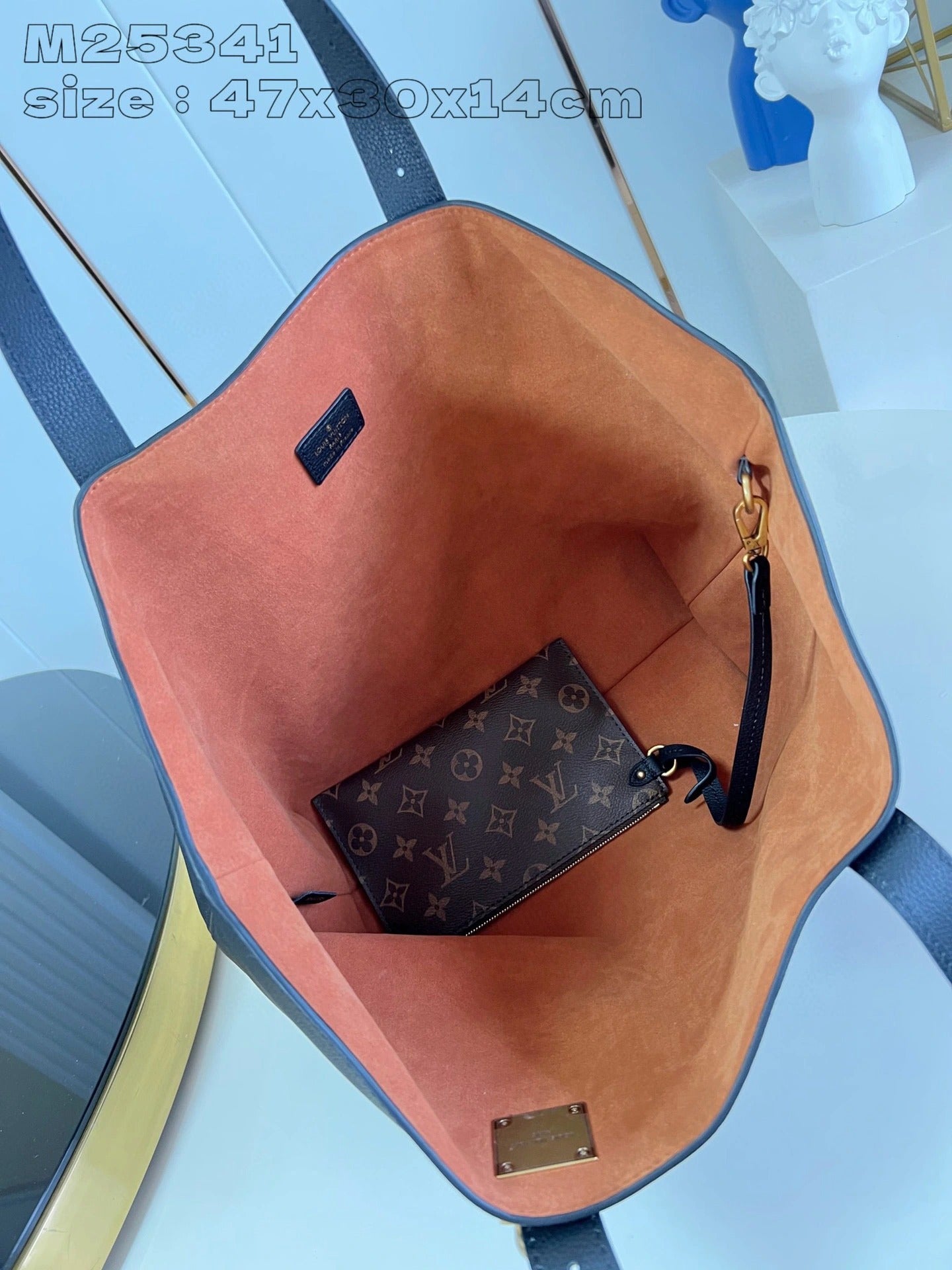 LOUIS VUITTON BAG