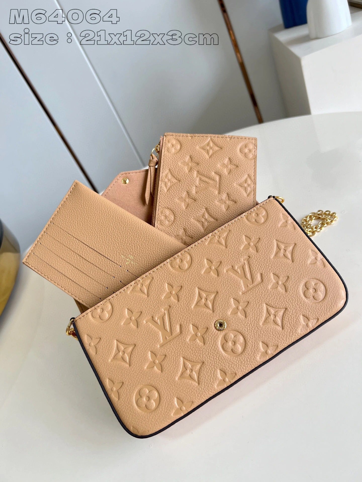 LOUIS VUITTON BAG