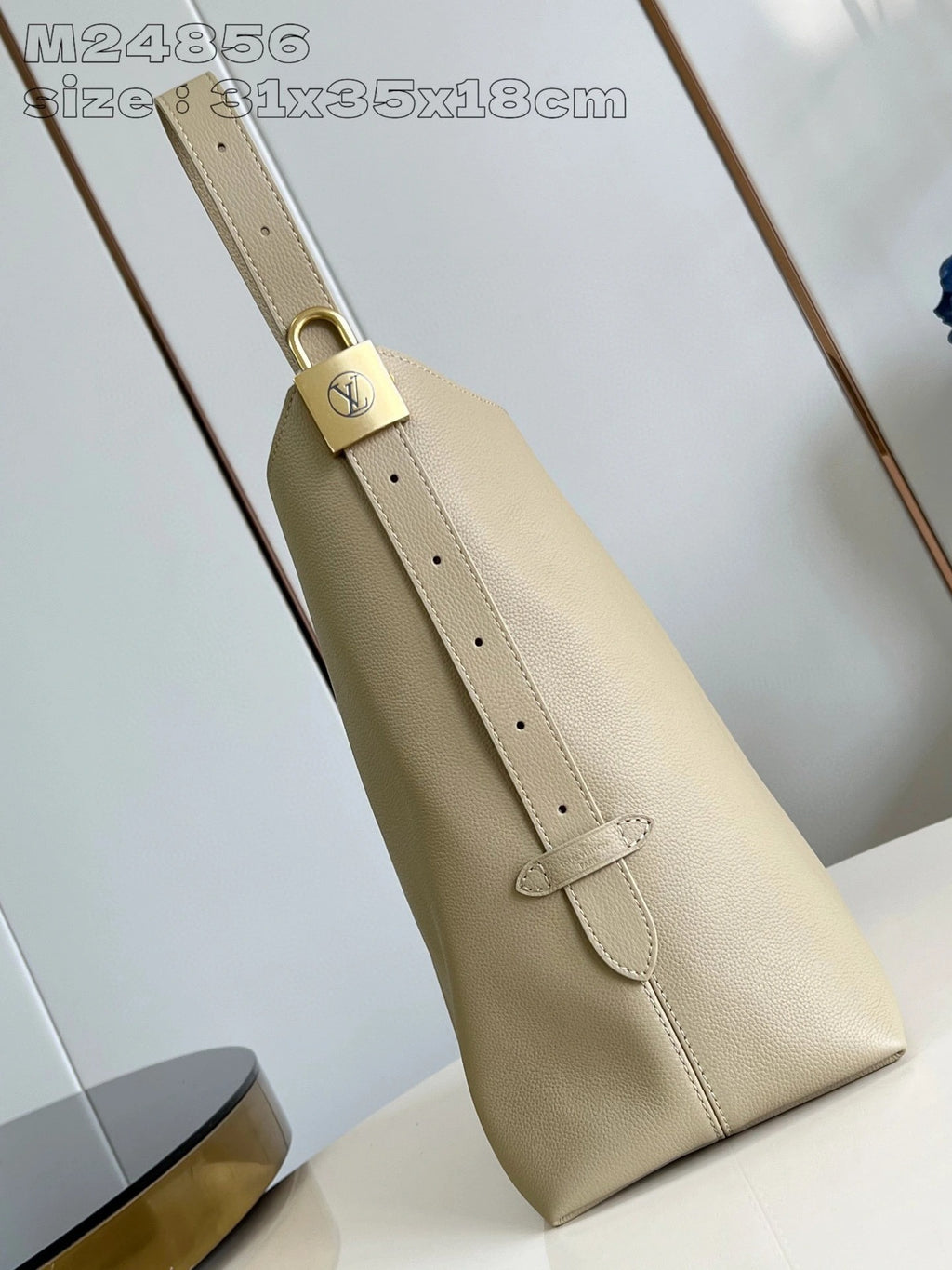 LOUIS VUITTON BAG