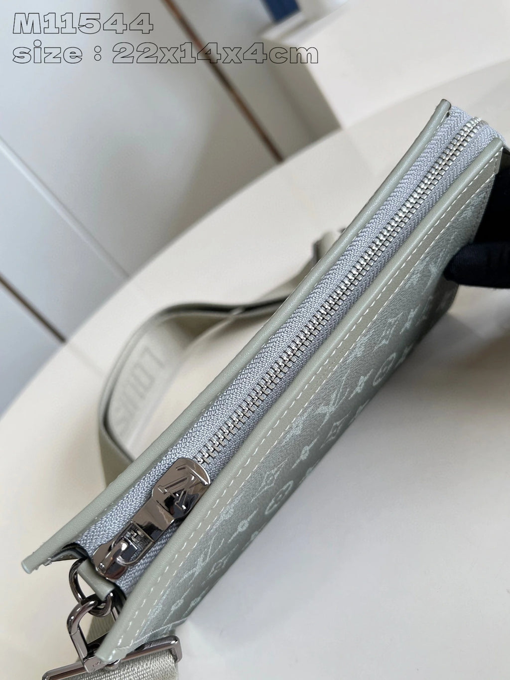 LOUIS VUITTON BAG