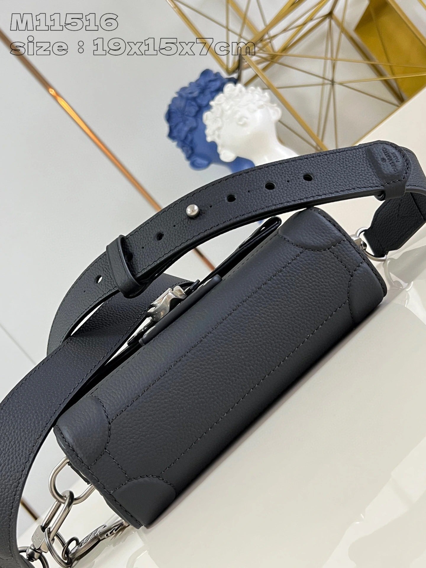LOUIS VUITTON BAG
